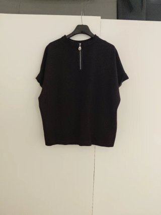 Camiseta negra mujer con cremallera