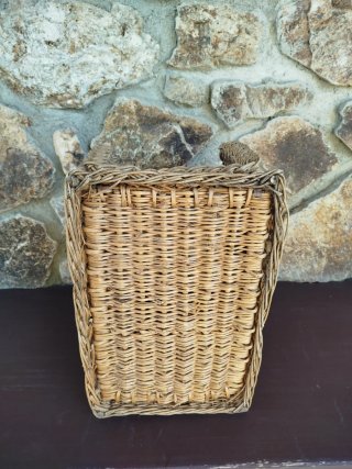 Cesto de mimbre grande con asa