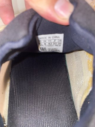 Adidas Yeezy 700 Talla 42 Beige Amarillo