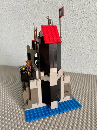 LEGO 6075 Castle Wolfpack Tower