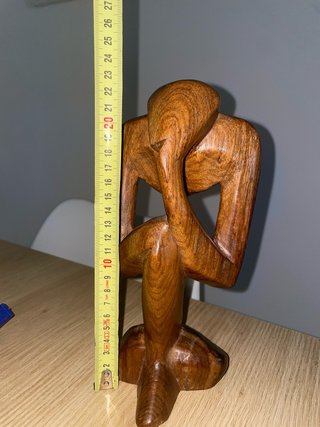 Figura Decorativa Madera Hombre Pensando