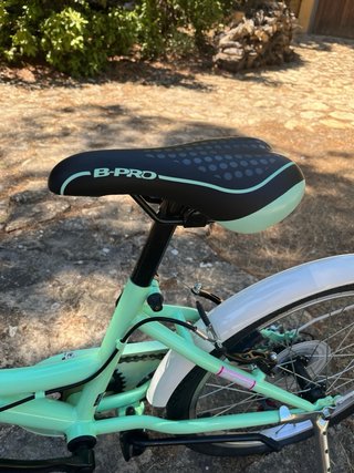 Bicicleta B-pro infantil Nueva con ruedines