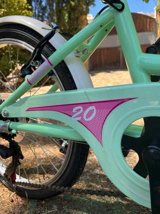 Bicicleta B-pro infantil Nueva con ruedines