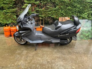 Suzuki Burgman 650 Executive Negra