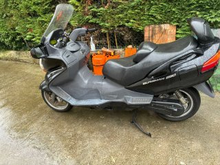 Suzuki Burgman 650 Executive Negra
