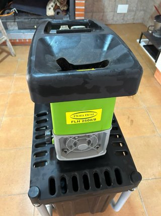 Trituradora ramas eléctrica FLM 2500S