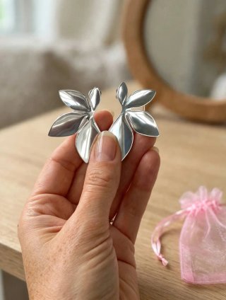Pendientes plateados diseño hoja