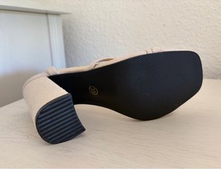 Sandalias de Tacón Crudo (Talla 35)