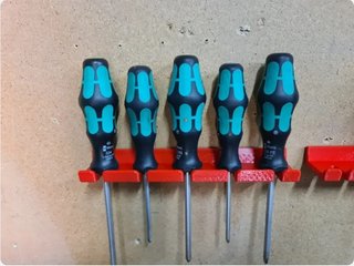 3 SOPORTES DE PARED PARA 16 DESTORNILLADORES