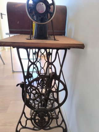 Máquina de coser Singer antigua