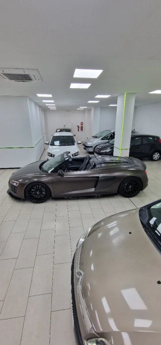 Audi R8 V10 Spyder AUDI EXCLUSIVE