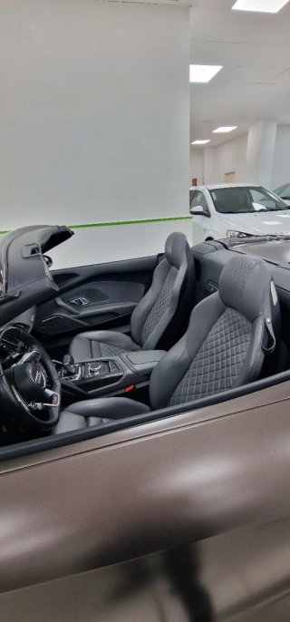 Audi R8 V10 Spyder AUDI EXCLUSIVE