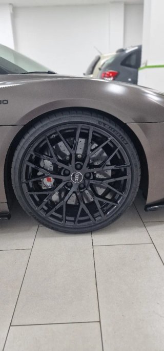Audi R8 V10 Spyder AUDI EXCLUSIVE