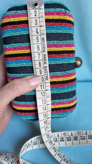 Bolso de mano Zara con abalorios