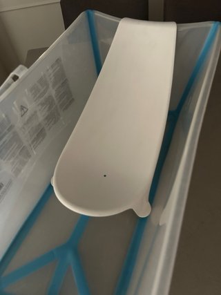 Bañera Stokke plegable con reductor y patas