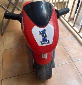 Moto correpasillos Feber RR Roja