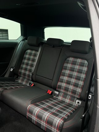 VOLKSWAGEN GOLF GTI PERFORMANCE 2014