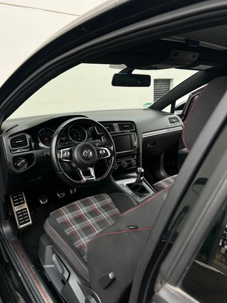 VOLKSWAGEN GOLF GTI PERFORMANCE 2014