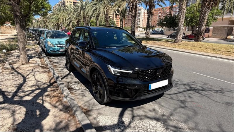 Volvo XC40 B3 Black Edition Automatico 163 CV - foto 1