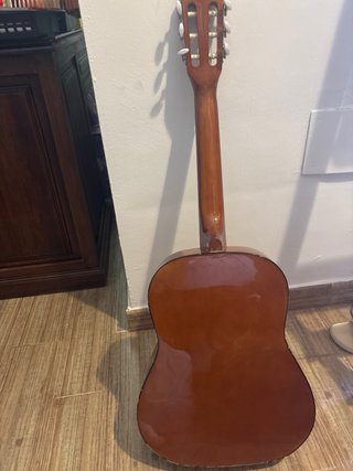 OFERTA Guitarra pequeña beige marca Rocío NUEVA