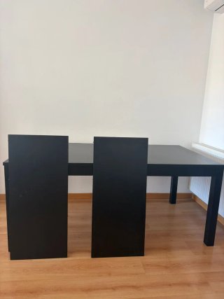 Mesa de comedor IKEA negra