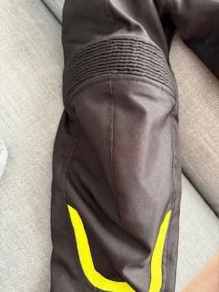 Chaqueta Moto Negra con Detalles Flúor