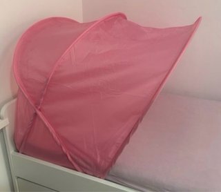 Dosel rosa Ikea para cama infantil