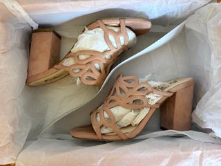 Sandalias Tacón Menbur Rosa Maquillaje (Talla 35)