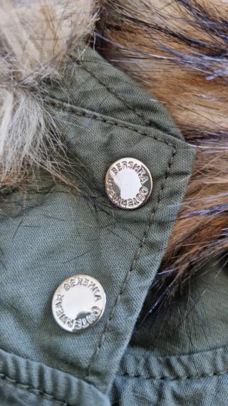 Abrigo verde militar Bershka premium