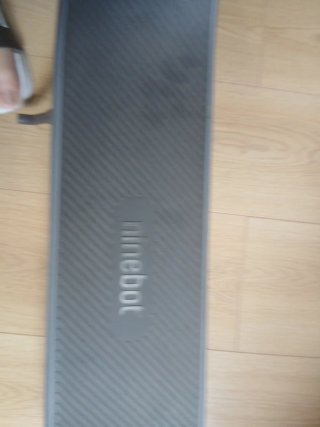 Patinete eléctrico gris
