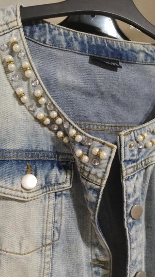 Cazadora vaquera con perlas