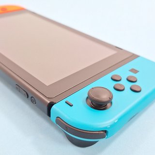 Nintendo Switch con scatola e custodia