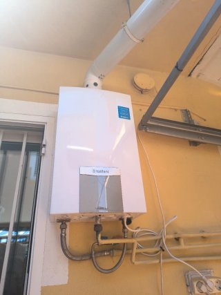 Calentador de gas Vaillant blanco