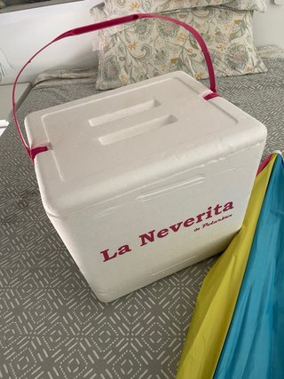 Sombrilla, nevera y soporte playa