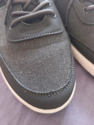 Zapatos grises para hombre