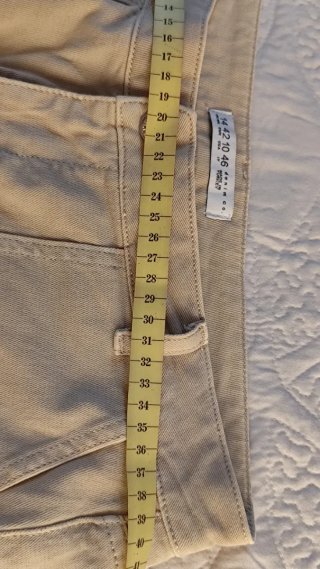 Pantalón cargo beige