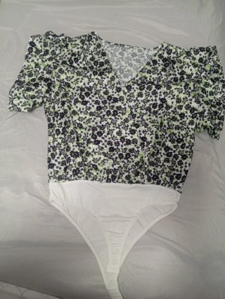 Body floral manga corta