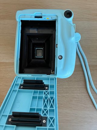 Cámara Instax Mini 11 con Accesorios