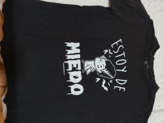 Camiseta Black is my happy color