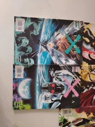Lote de cómics Marvel. Tierra X