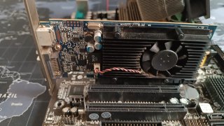 Placa base Asrock.