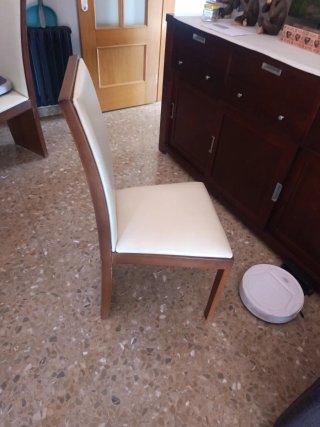 Sillas de comedor beige y madera maciza
