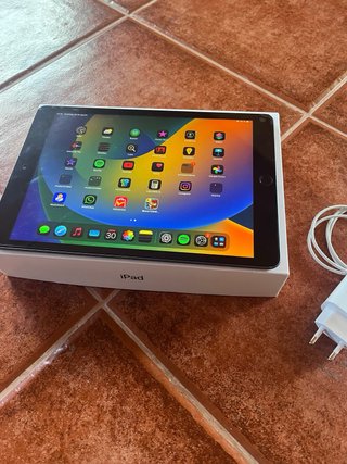 Pacchetto iPhone 13 128GB + iPad 9ª Gen 64GB