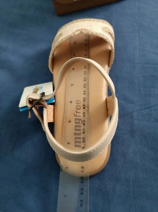 Sandalias Mustang Beige y Blanco