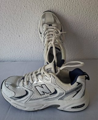 Zapatillas deportivas Blancas y Plateadas T.37