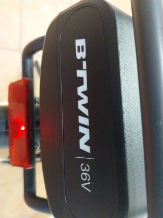 Bicicleta Eléctrica DECATLON ELOPS negra