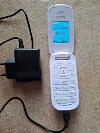 Lote 8 telefoni cellulari (Nokia, Wiko, Samsung, Al)