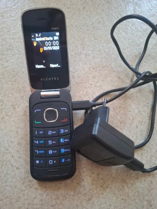 Lote 8 telefoni cellulari (Nokia, Wiko, Samsung, Al)