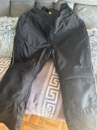 Traje de moto pantalon y chaqueta inpecable