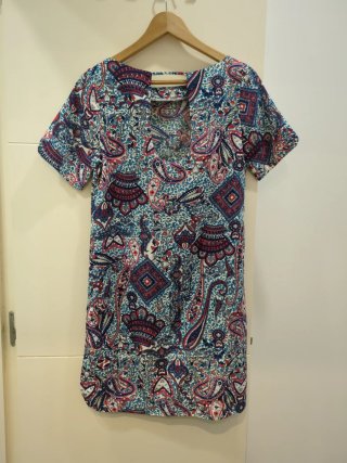 Vestido corto estampado mujer